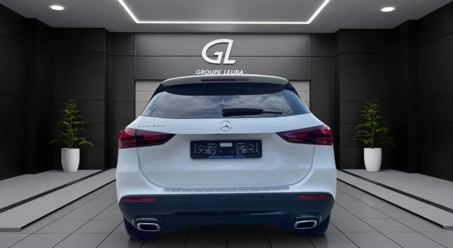 MERCEDES-BENZ GLA 200 Night Star 7G-DCT