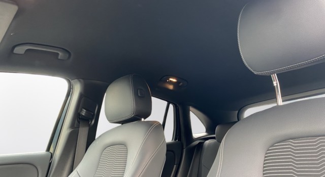 MERCEDES-BENZ GLA 200 Progressive