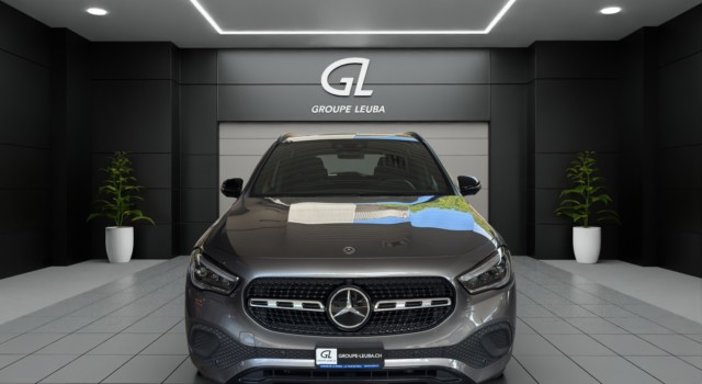 MERCEDES-BENZ GLA 200 Progressive 7G-DCT