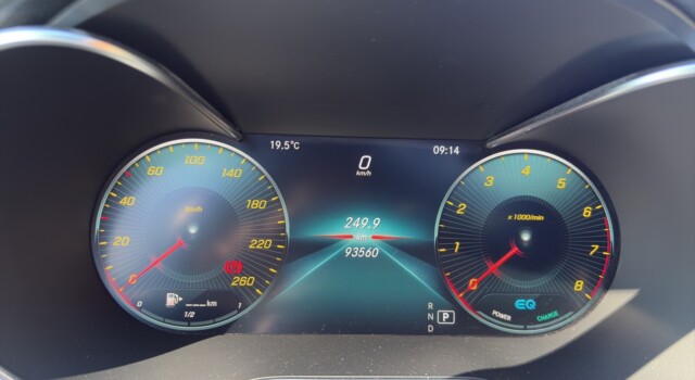 MERCEDES-BENZ C 200 AMG Line 4Matic 9G-Tronic