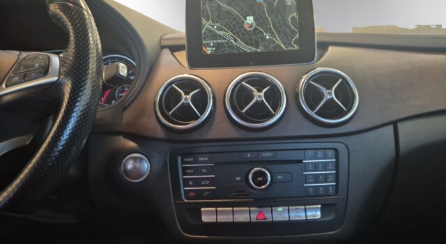MERCEDES-BENZ B 220 AMG Line 4Matic