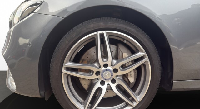 MERCEDES-BENZ E 400 AMG Line 4 Matic