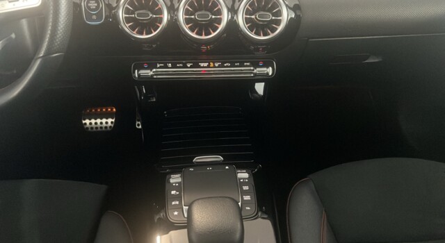 MERCEDES-BENZ CLA 250 4Matic AMG Line 7G-DCT