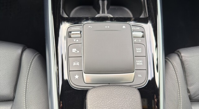 MERCEDES-BENZ GLA 250 Progressive4Matic