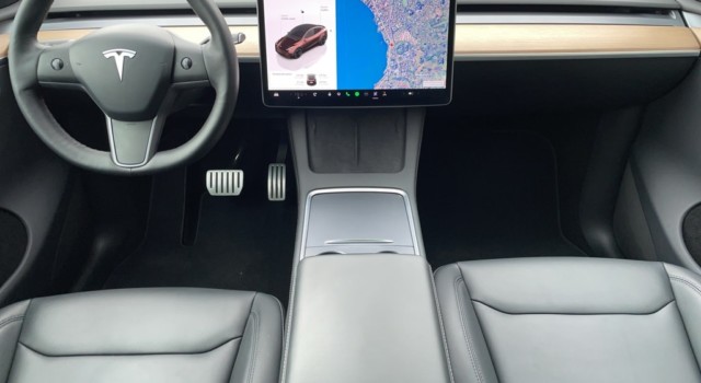 TESLA MODEL Y Performance