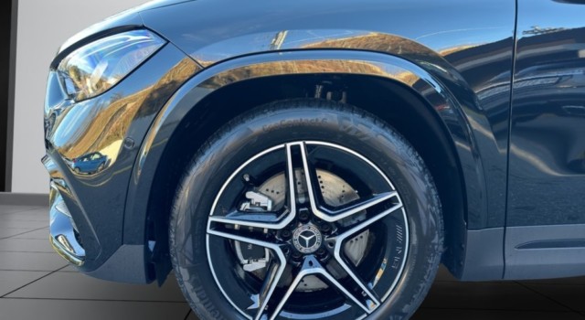 MERCEDES-BENZ GLA 250 4Matic 8G-DCT