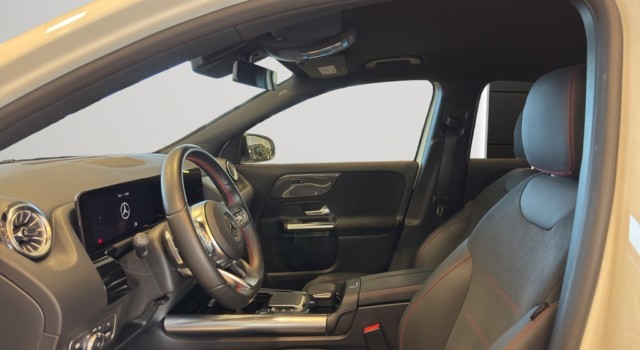 MERCEDES-BENZ GLA 200 AMG Line