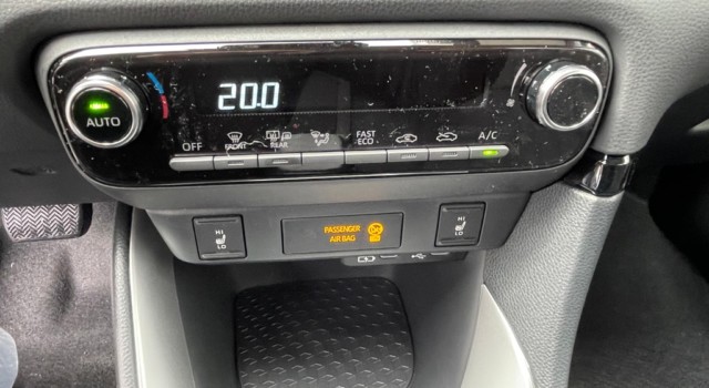 MAZDA 2 Hybrid Centre-line