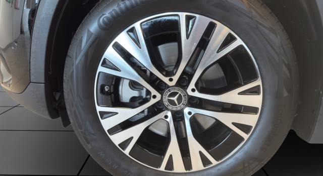MERCEDES-BENZ GLA 220 d 4Matic 8G-DCT