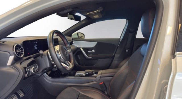 MERCEDES-BENZ A 180 AMG Line