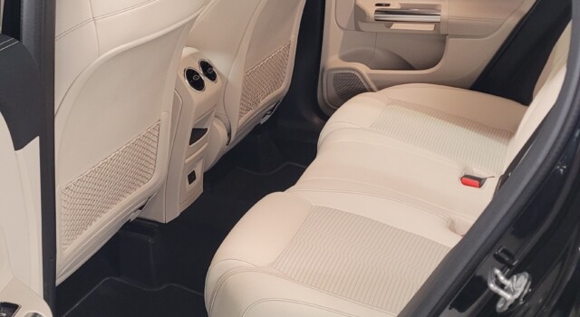MERCEDES-BENZ GLA 200 Progressive 7G-DCT