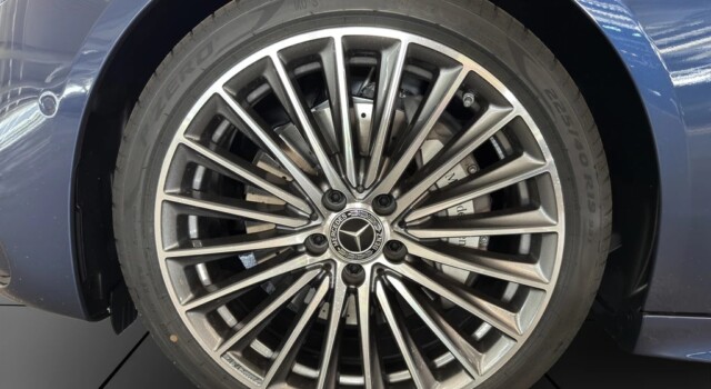 MERCEDES-BENZ C 300 d T