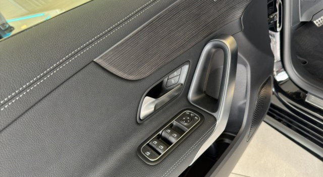 MERCEDES-BENZ A 220 4Matic 8G-DCT