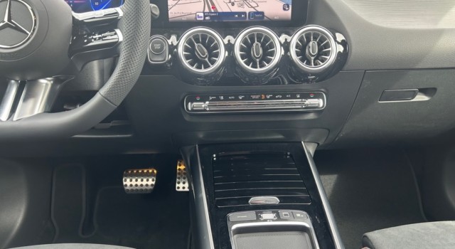 MERCEDES-BENZ EQA 350 66,5 kWh 4Matic Excellence