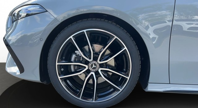 MERCEDES-BENZ A 180 Night Star 7G-DCT
