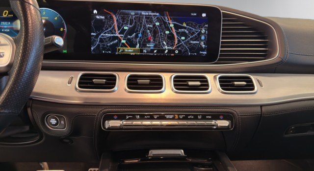 MERCEDES-BENZ GLE 300 d AMG Line 4Matic