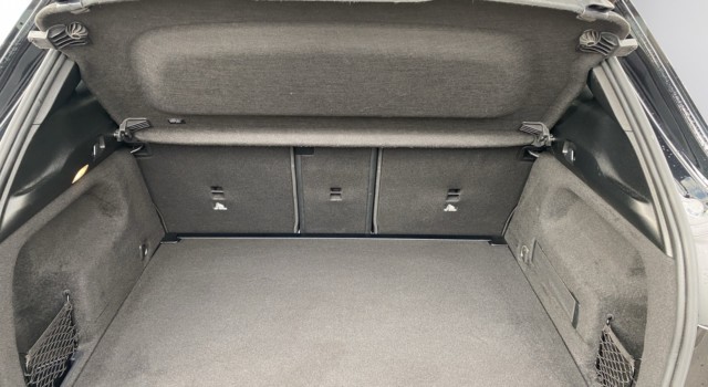 MERCEDES-BENZ GLA 200 Progressive