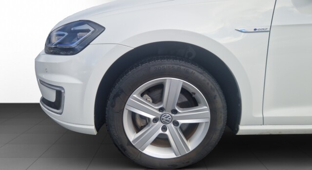 VW GOLF e-