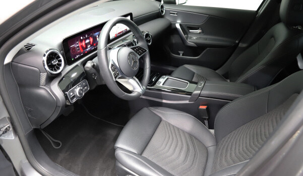 MERCEDES-BENZ A 180 7G-DCT