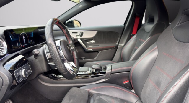 MERCEDES-BENZ A 35 AMG 4Matic Speedshift