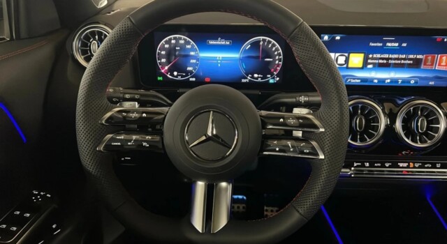 MERCEDES-BENZ GLA 250 4Matic 8G-DCT Swiss Star