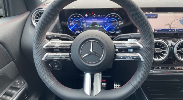 MERCEDES-BENZ EQA 350 66,5 kWh 4Matic Excellence