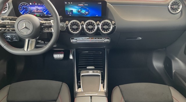 MERCEDES-BENZ EQA 350 66,5 kWh 4Matic Excellence