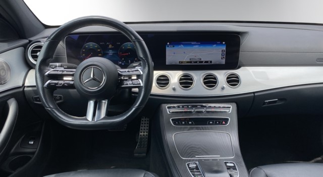 MERCEDES-BENZ E 220 d Swiss Star 4Matic