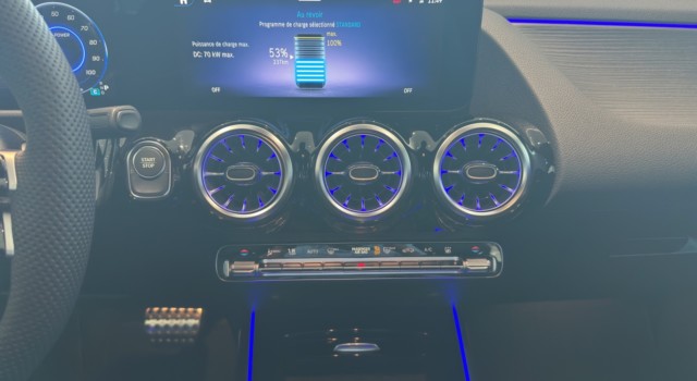 MERCEDES-BENZ EQA 350 66,5 kWh 4Matic Excellence