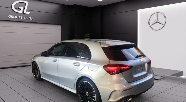 MERCEDES-BENZ A 200 Night Star 7G-DCT
