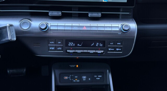 HYUNDAI KONA EV 48.4 kWh Amplia