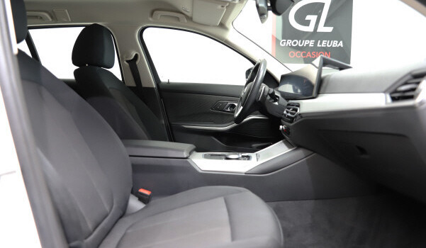 BMW 330 e x DriveTouring Steptronic