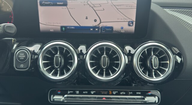 MERCEDES-BENZ GLA 220 4Matic 8G-DCT