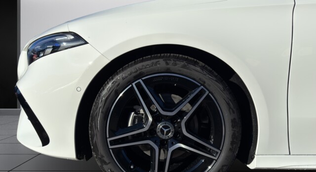 MERCEDES-BENZ A 200 Night Star 7G-DCT