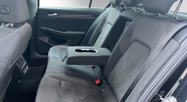 VW GOLF 1.5 eTSI mHEV ACT First Edition DSG