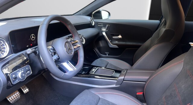 MERCEDES-BENZ A 200 Night Star 7G-DCT