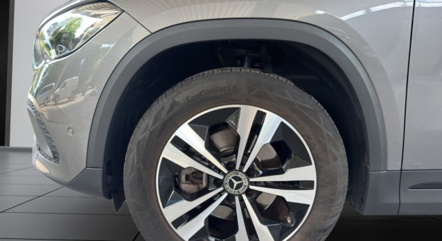 MERCEDES-BENZ GLA 200 Progressive 7G-DCT