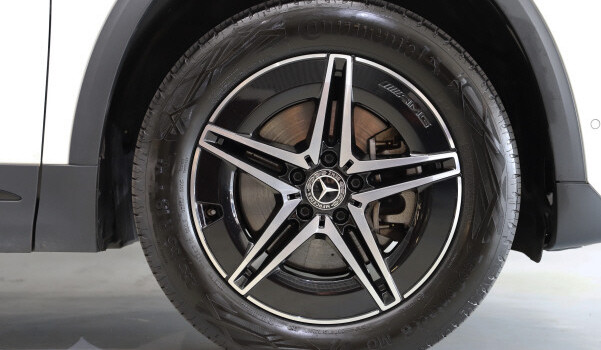 MERCEDES-BENZ EQA 250 AMG Line