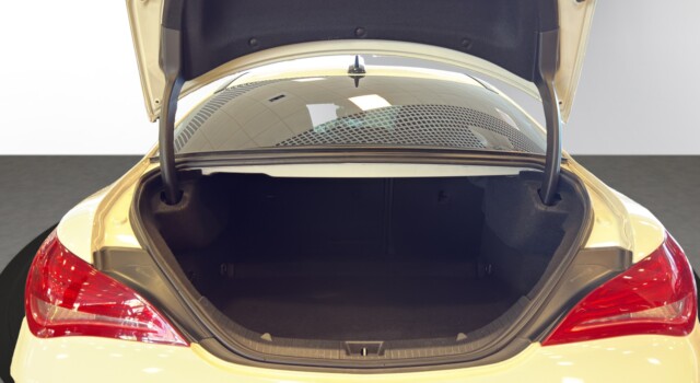 MERCEDES-BENZ CLA 220 CDI AMG Line