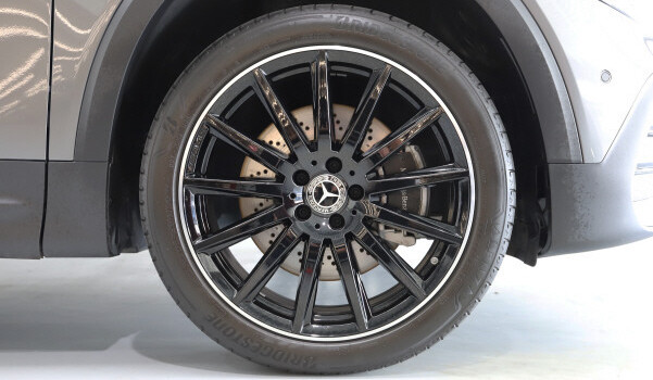 MERCEDES-BENZ GLB 220 d 4Matic AMG Line 8G-Tronic