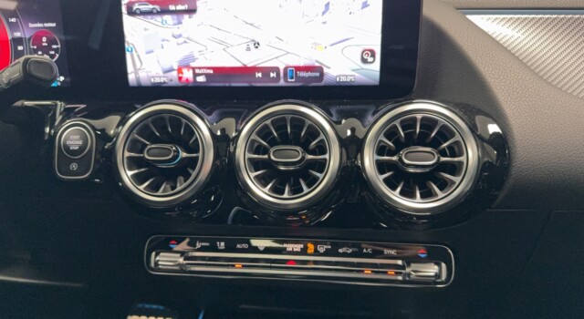 MERCEDES-BENZ GLA 220 4Matic 8G-DCT