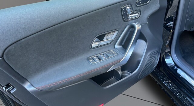 MERCEDES-BENZ A 200 Night Star 7G-DCT