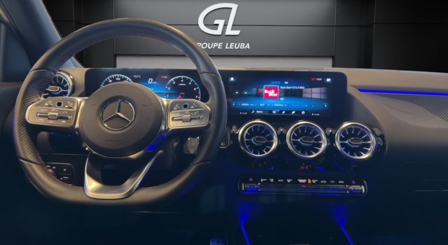 MERCEDES-BENZ GLA 200 AMG Line