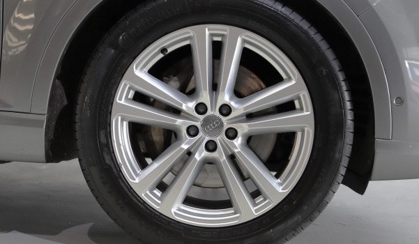 AUDI Q7 3.0 TDI quattro