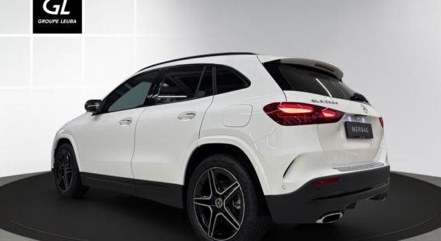 MERCEDES-BENZ GLA 220 d 4M Swiss Star