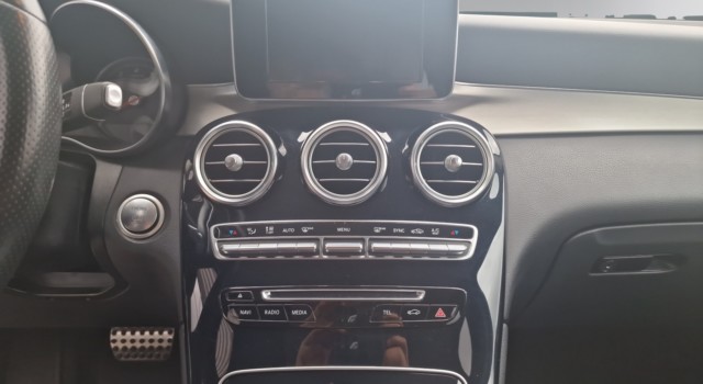 MERCEDES-BENZ GLC 250 AMG Line 4Matic