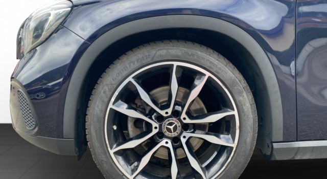 MERCEDES-BENZ GLA 220 Urban 4Matic