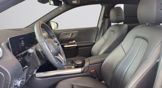 MERCEDES-BENZ GLA 200 Progressive 7G-DCT