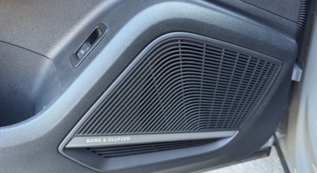 AUDI Q2 1.4 TFSI Edition # 1