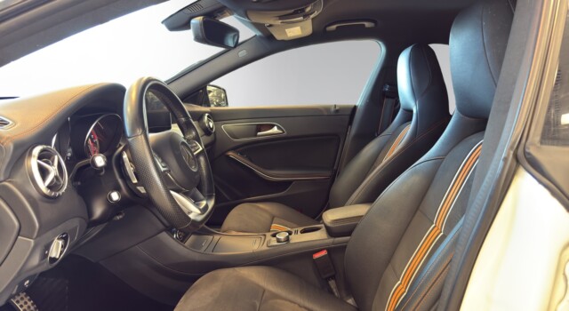 MERCEDES-BENZ CLA 220 CDI AMG Line